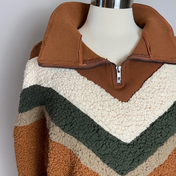 NWOTs Royal & Reese Teddy Bear Fleece Chevron Retro 80s 1/4 Zip Pullover Jacket - Picture 2 of 13